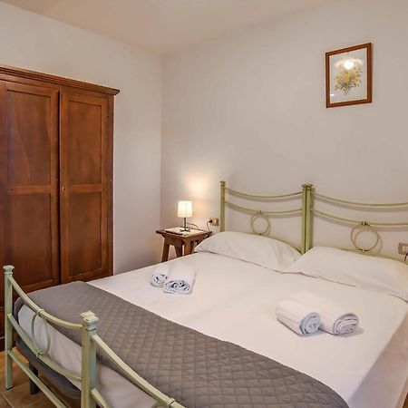 Отель Residenza Di Campagna Montelleri Виккьо Экстерьер фото