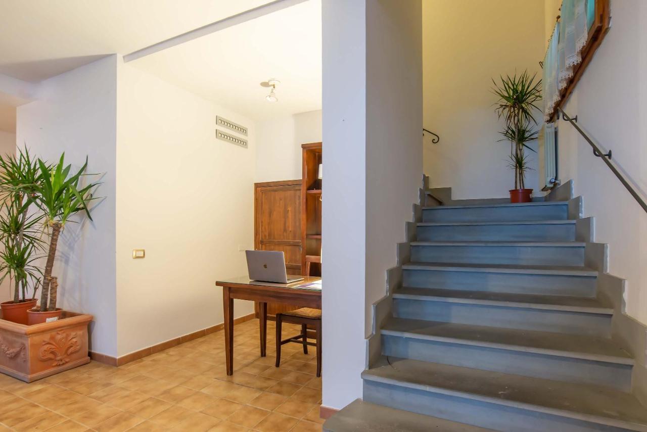 Отель Residenza Di Campagna Montelleri Виккьо Экстерьер фото
