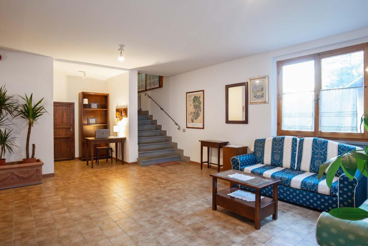 Отель Residenza Di Campagna Montelleri Виккьо Экстерьер фото